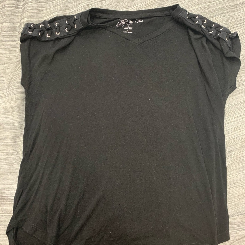 A black short sleeve shirt